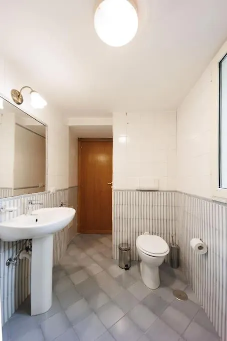 Dante 2 Rooms Apartment Super Central Next Metro By Houseinnaples Italy