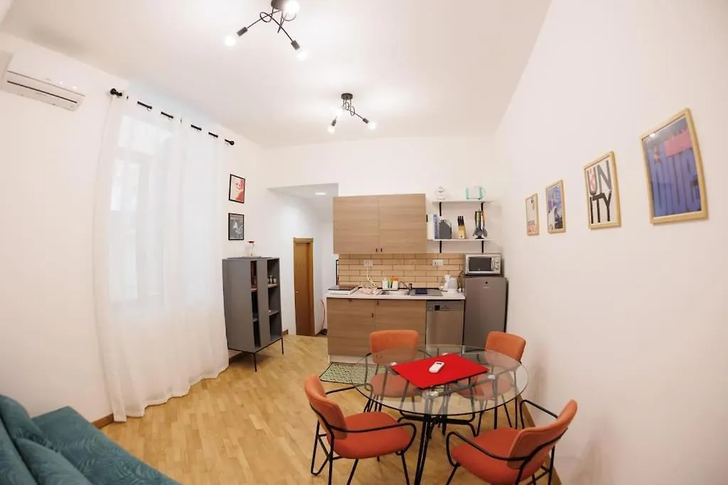 Dante 2 Rooms Apartment Super Central Next Metro By Houseinnaples Italy