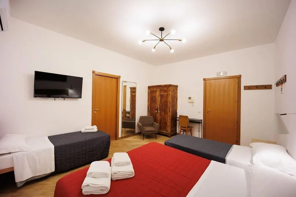 Dante 2 Rooms Apartment Super Central Next Metro By Houseinnaples Italy